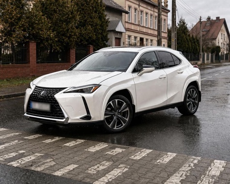 Lexus UX 2024