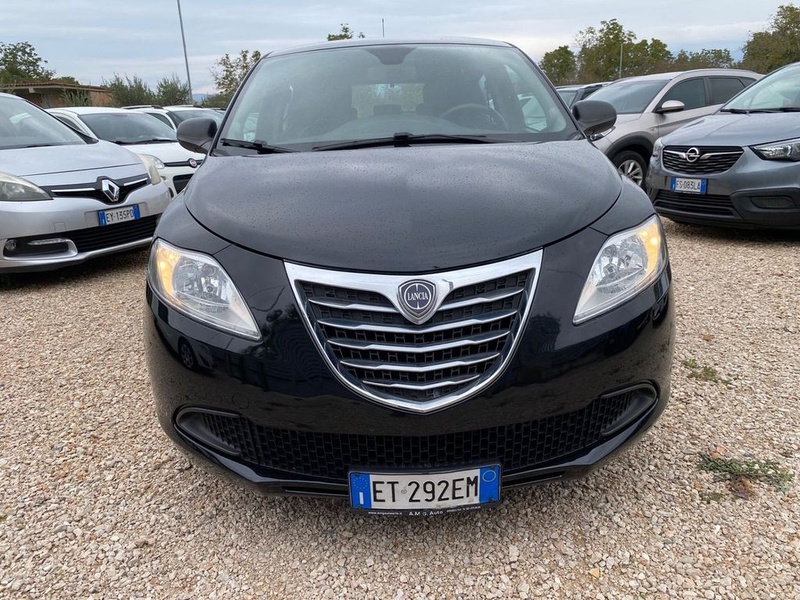 Lancia Ypsilon
