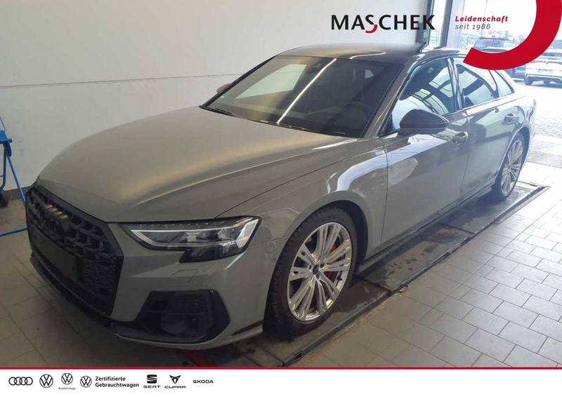 Audi S8