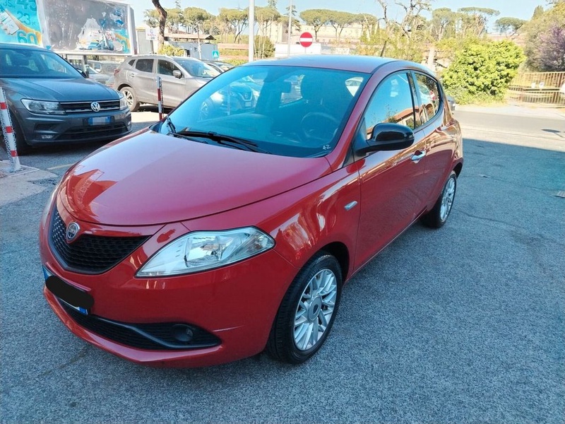 Lancia Ypsilon
