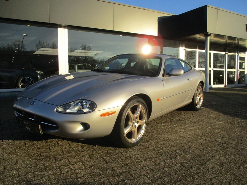 Jaguar XK8