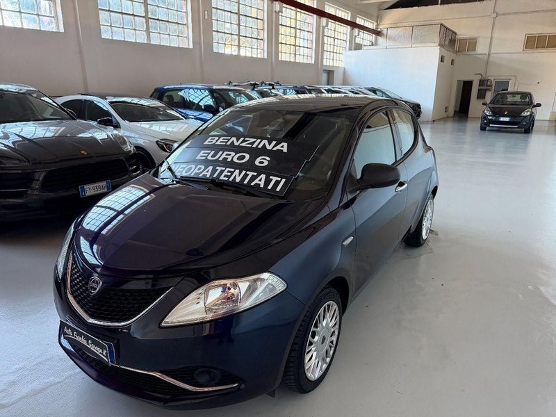 Lancia Ypsilon