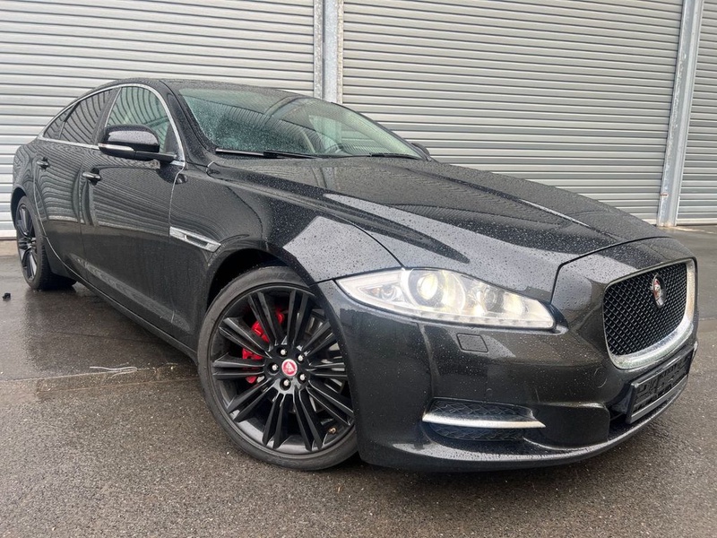 Jaguar XJ