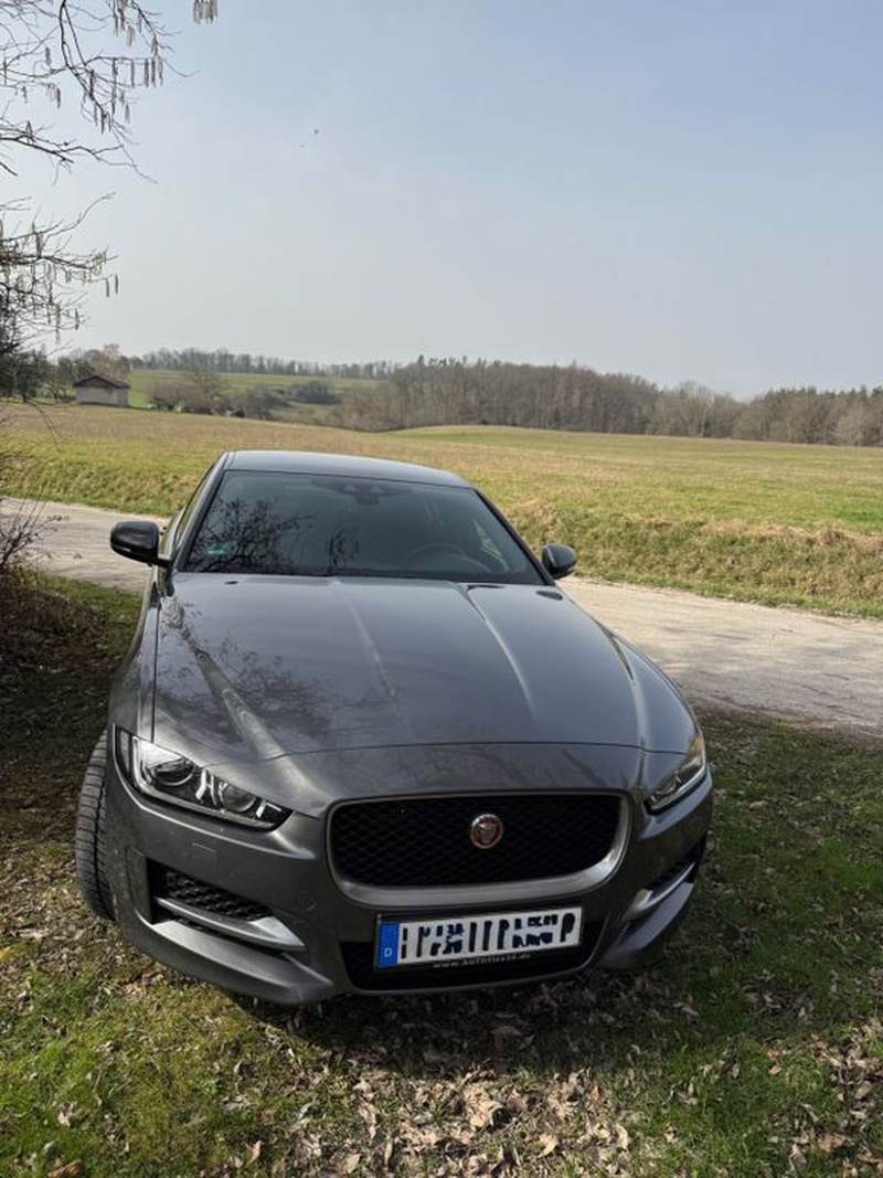Jaguar XE