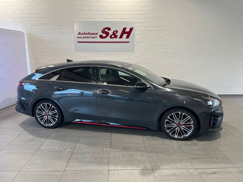 Kia pro cee'd / ProCeed