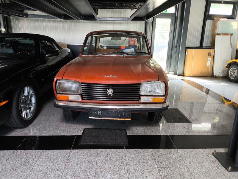 Peugeot 304