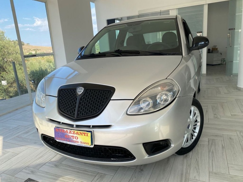 Lancia Ypsilon