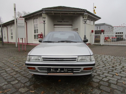 Toyota Carina 1989