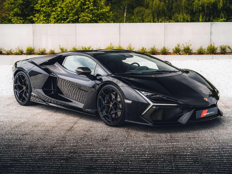 Lamborghini Revuelto