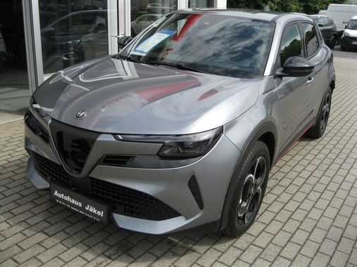 Alfa Romeo Junior 2025