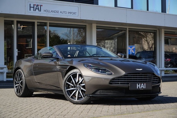 Aston Martin DB11 2021
