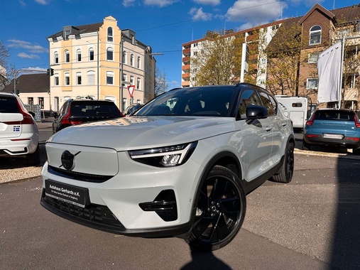 Volvo EX40 2025