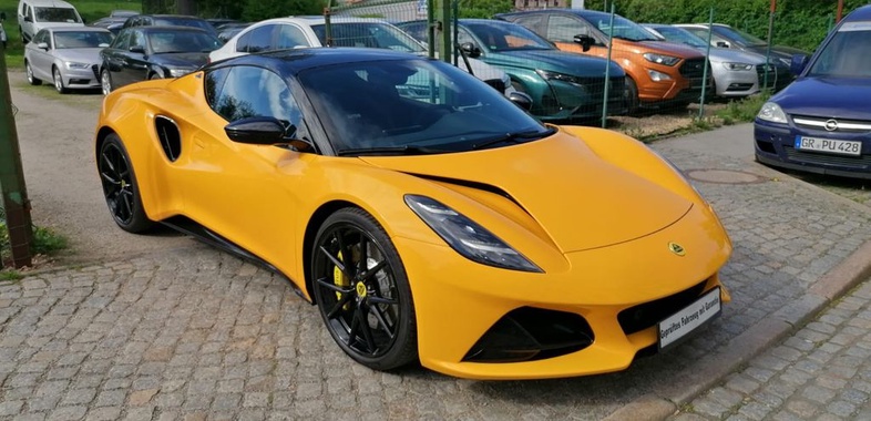 Lotus Emira 2023