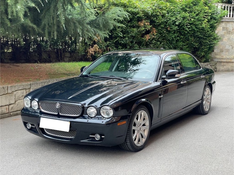 Jaguar XJ
