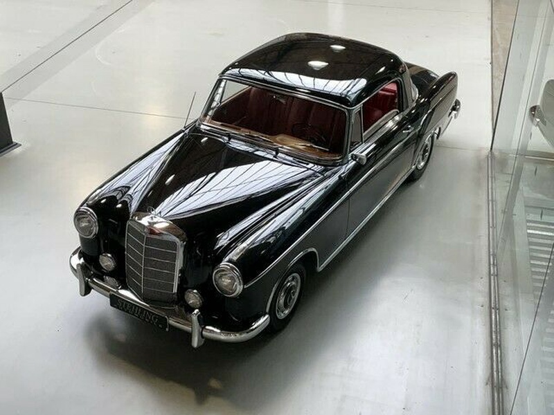 Mercedes-Benz 220