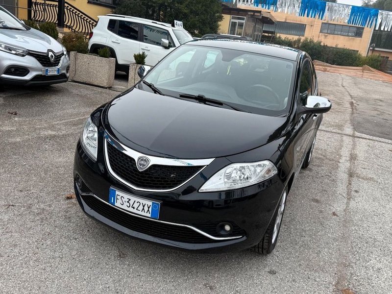 Lancia Ypsilon