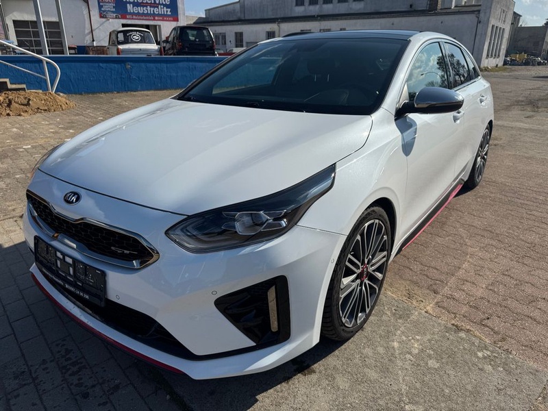 Kia pro cee'd / ProCeed