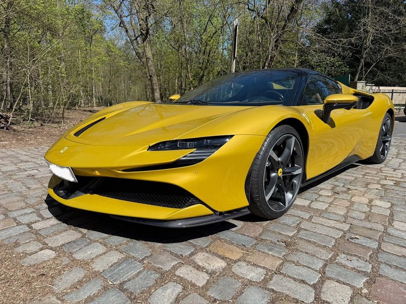Ferrari SF90