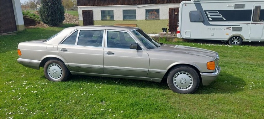 Mercedes-Benz 560 1988