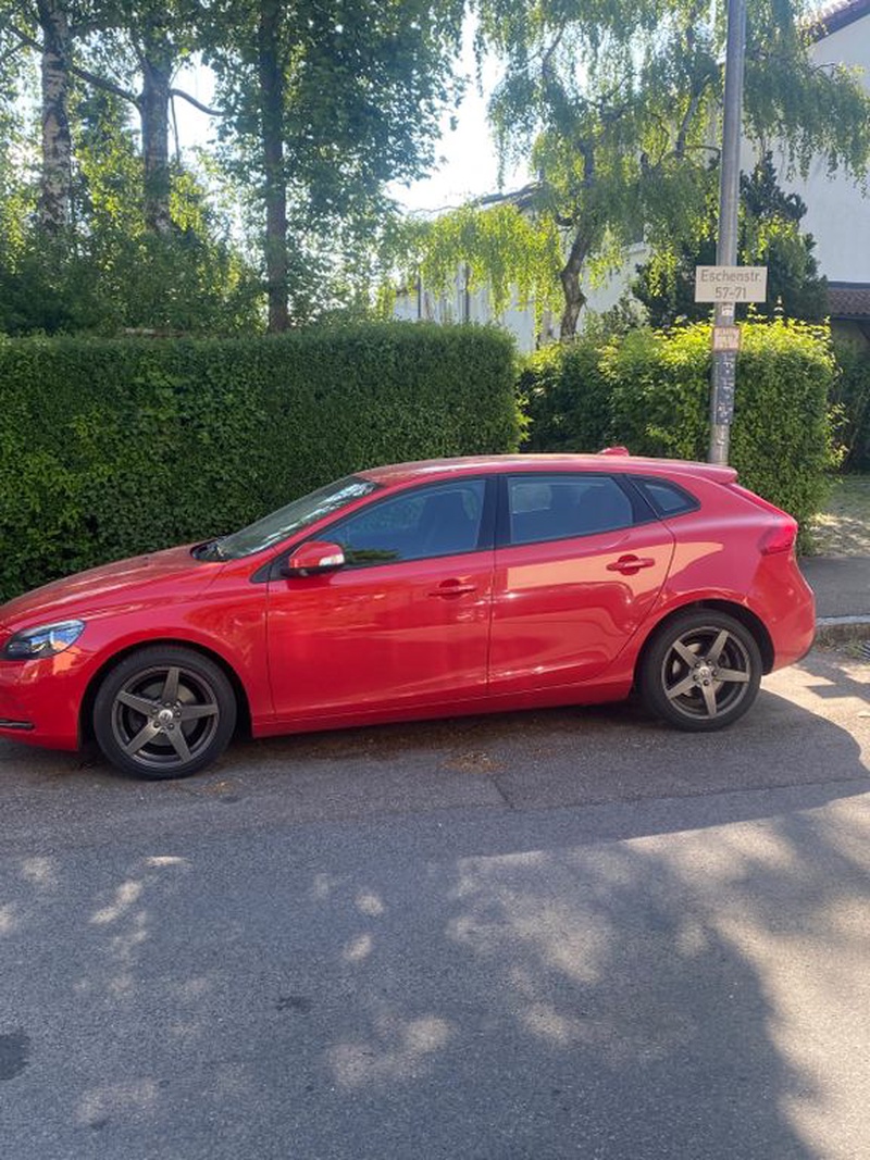 Volvo V40