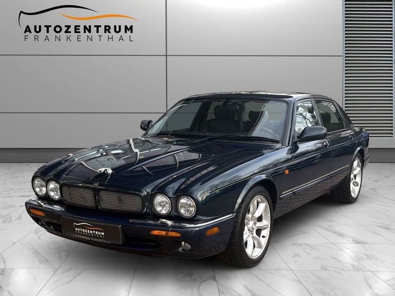 Jaguar XJR