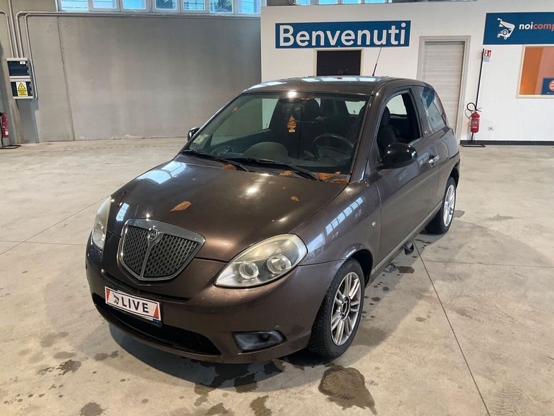 Lancia Ypsilon