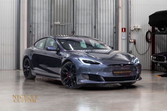 Tesla Model S 2019