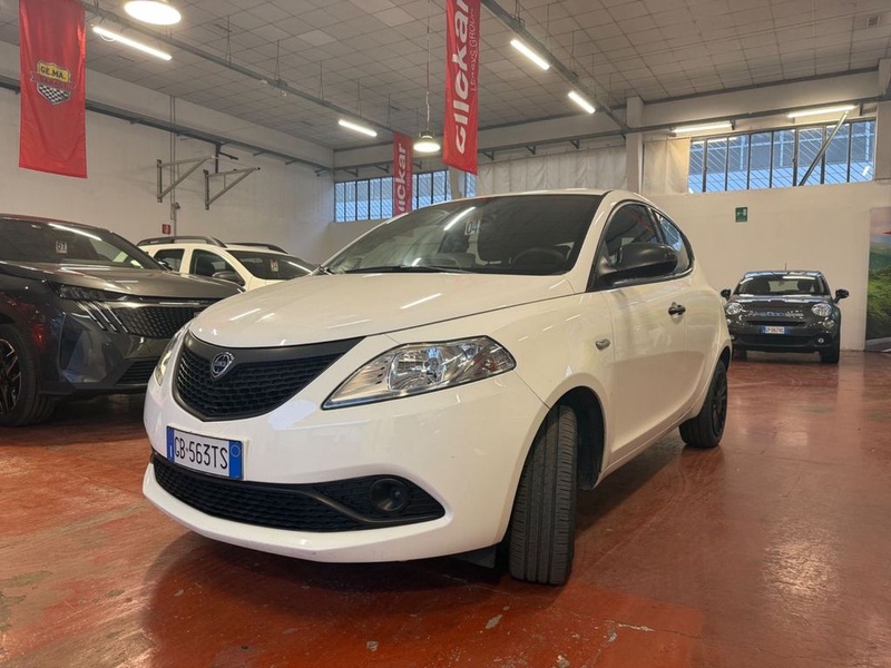 Lancia Ypsilon