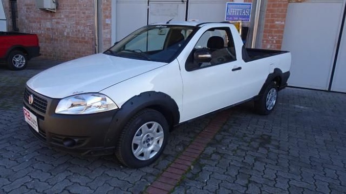 Fiat Strada 2012