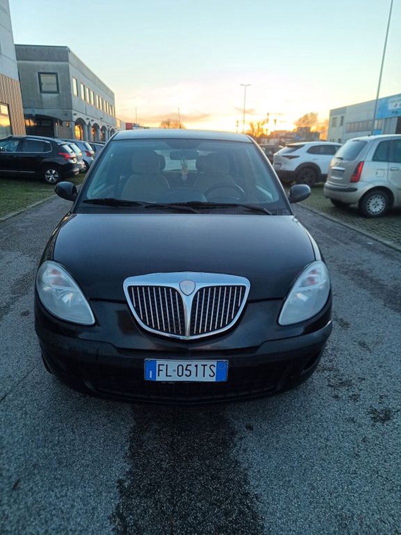Lancia Ypsilon