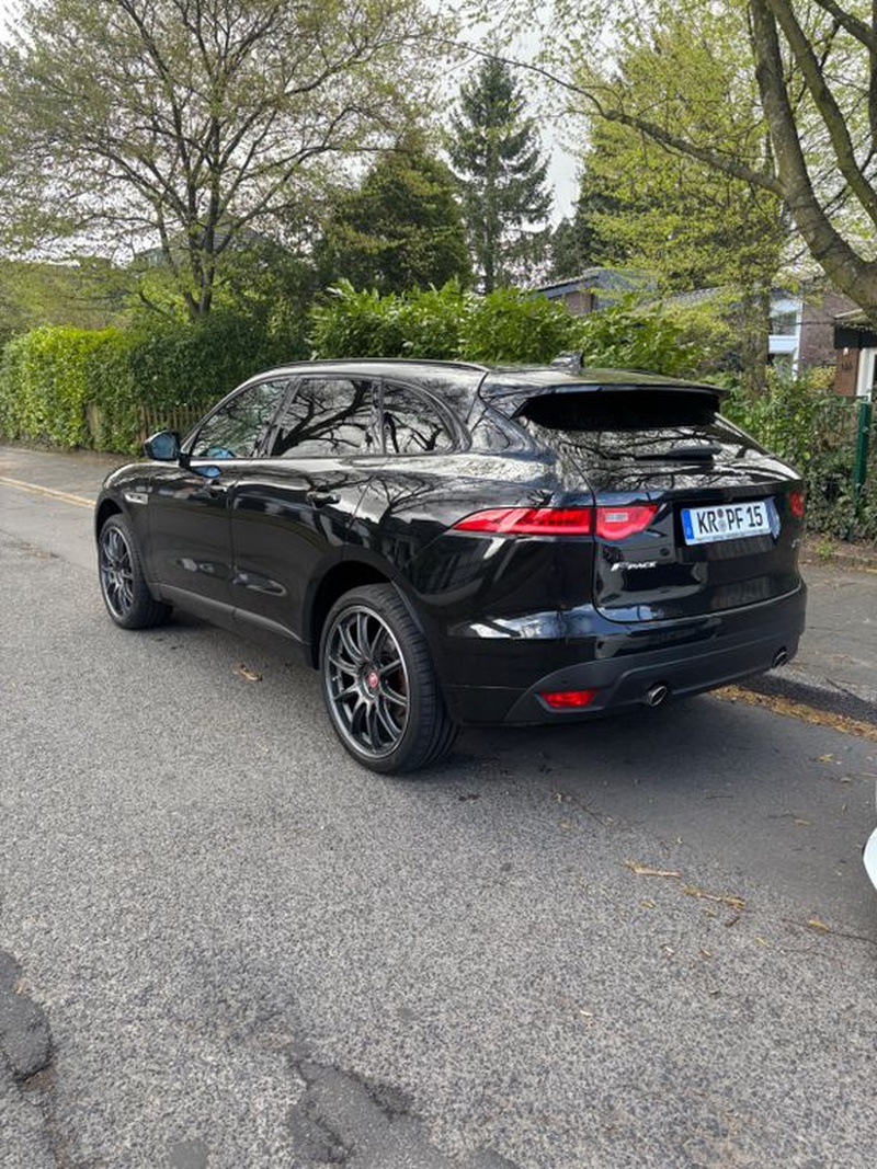 Jaguar F-Pace