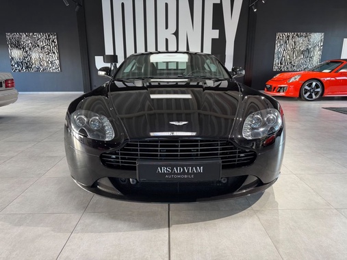 Aston Martin Vantage 2015
