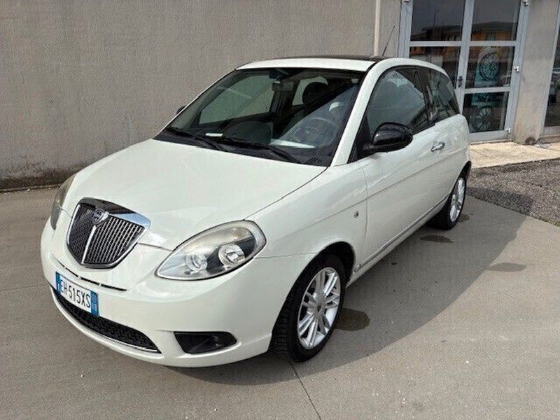 Lancia Ypsilon