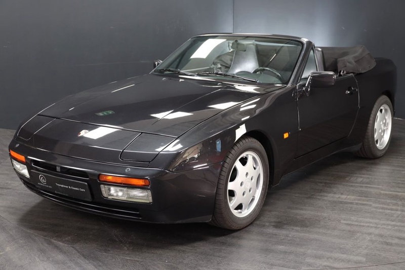 Porsche 944