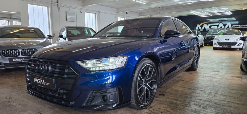 Audi S8