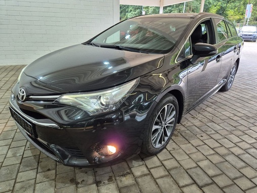 Toyota Avensis 2015
