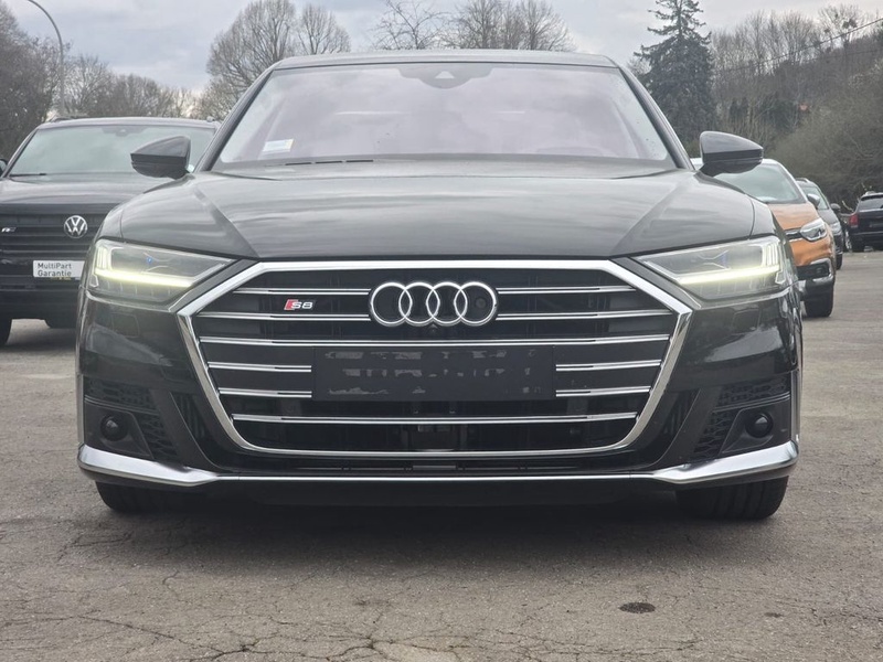 Audi S8