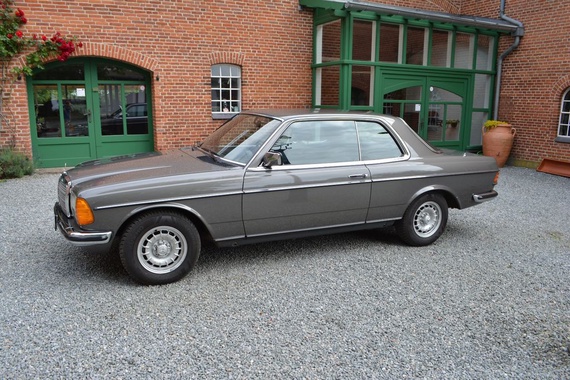 Mercedes-Benz 230 1983