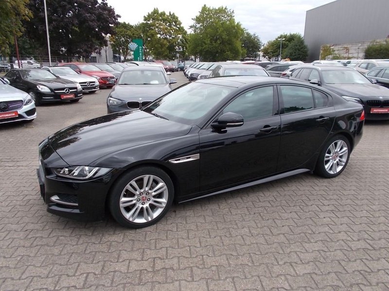 Jaguar XE