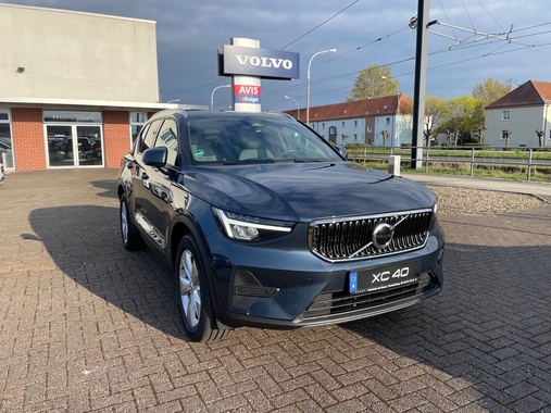 Volvo XC40 2025