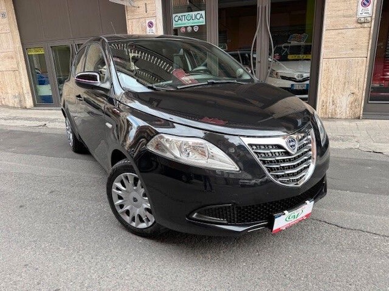 Lancia Ypsilon