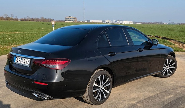 Mercedes-Benz 300 2022