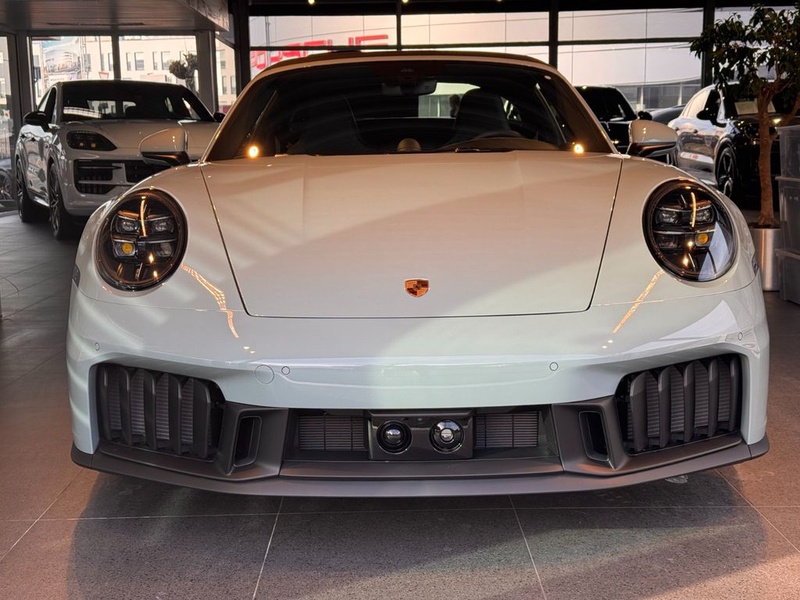 Porsche 992