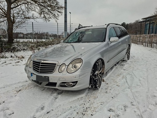 Mercedes-Benz 320 2009