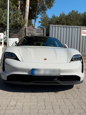 Porsche Taycan 2022