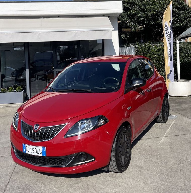 Lancia Ypsilon