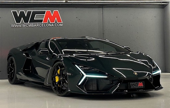 Lamborghini Revuelto 2025