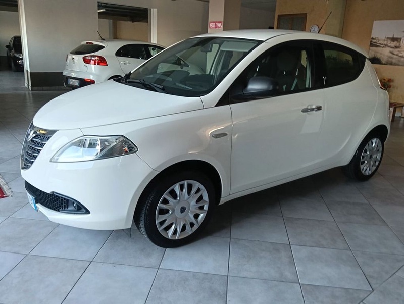 Lancia Ypsilon