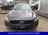 Volvo V60 2025