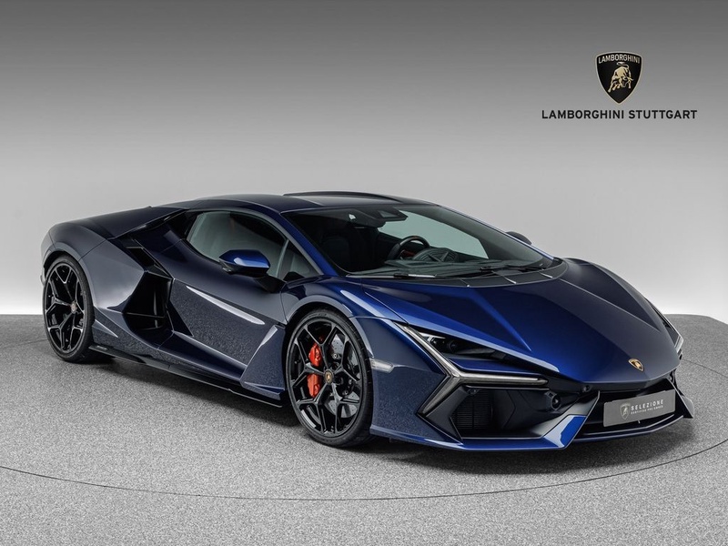 Lamborghini Revuelto